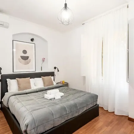 White Colosseo Bed and breakfast