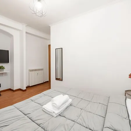 White Colosseo Bed and breakfast