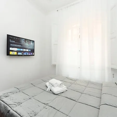 Bed and breakfast White Colosseo 4*