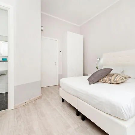 White Colosseo Bed and breakfast 4*