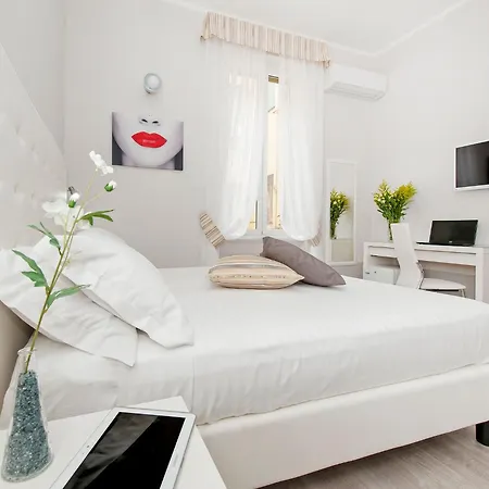Bed and breakfast White Colosseo 4*
