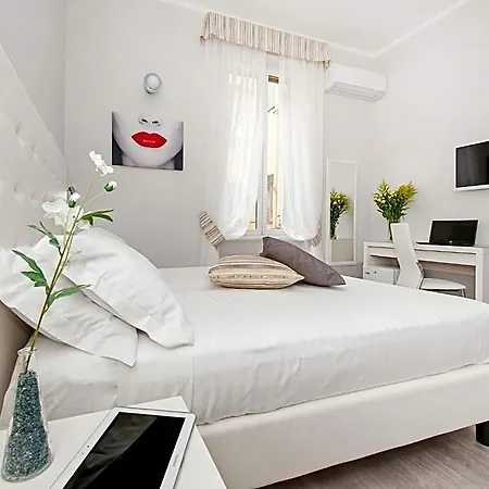 Bed and Breakfast White Colosseo 4*