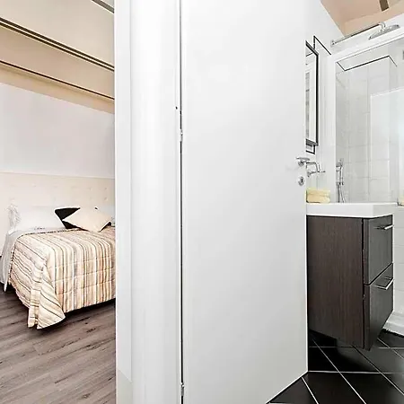 White Colosseo Bed and Breakfast