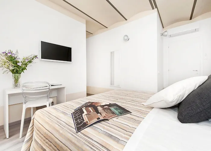 White Colosseo Рим