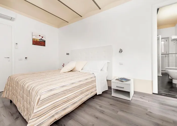 White Colosseo 4* Рим