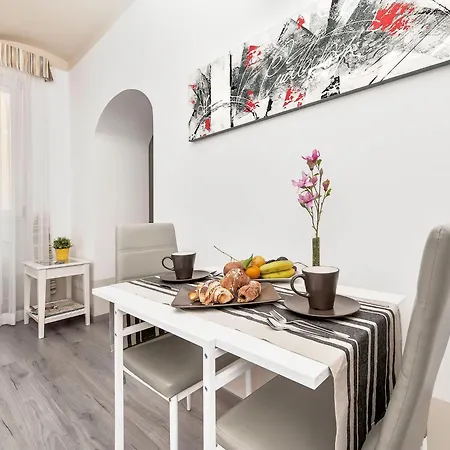 فندق مبيت وإفطار White Colosseo روما